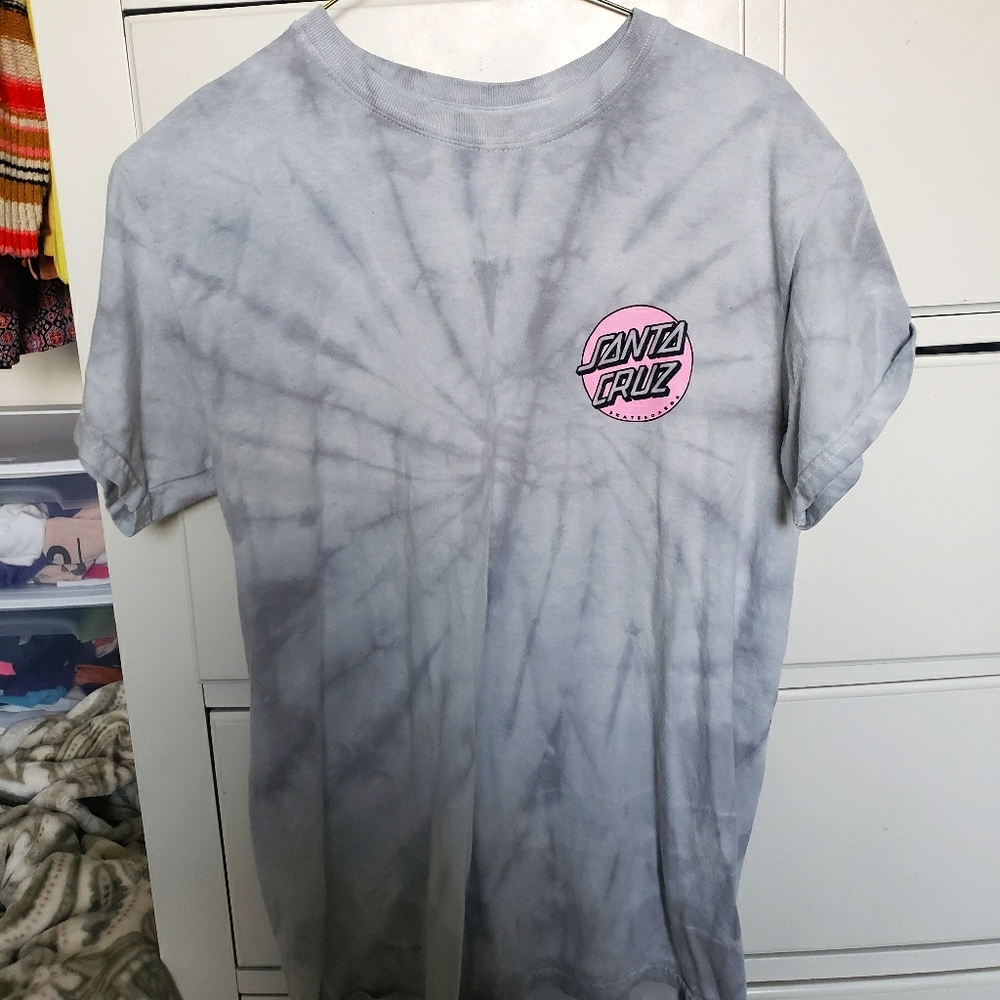 Grey tiedye Santa Cruz tee!